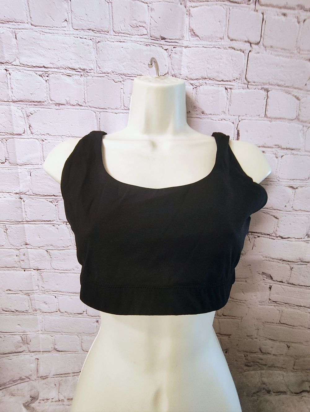 Everlane Wirefree Black Sports Bra  Medium Active Tank